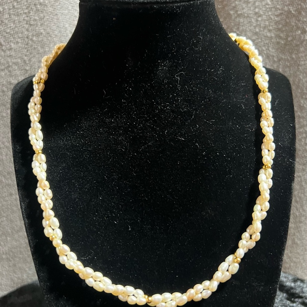 Retro Avon faux seed pearl Necklace accented with small gold-tone beads